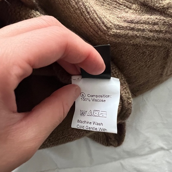 NWT SHEIN DAZY Cable Knit Drop Shoulder Sweater Size S(0) Color Mocha Brown - Picture 11 of 15